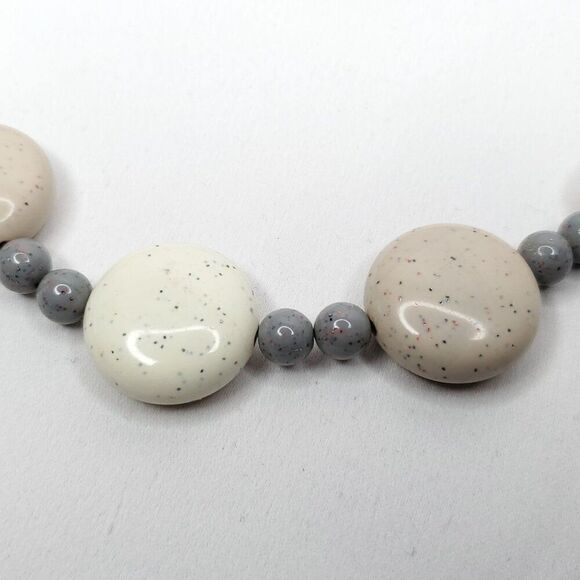 Vintage 3 Tone Grey Beige Ivory Bead Necklace Round Circle Speckled Beads 22" - Picture 3 of 4